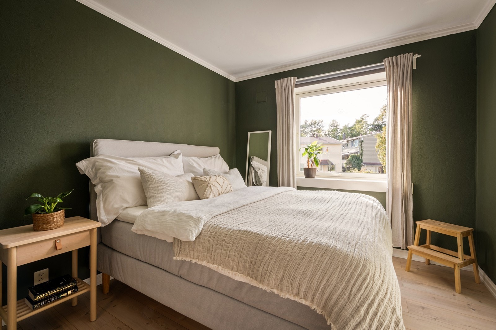 Soverom med plass til stor dobbeltseng! Galleribilde