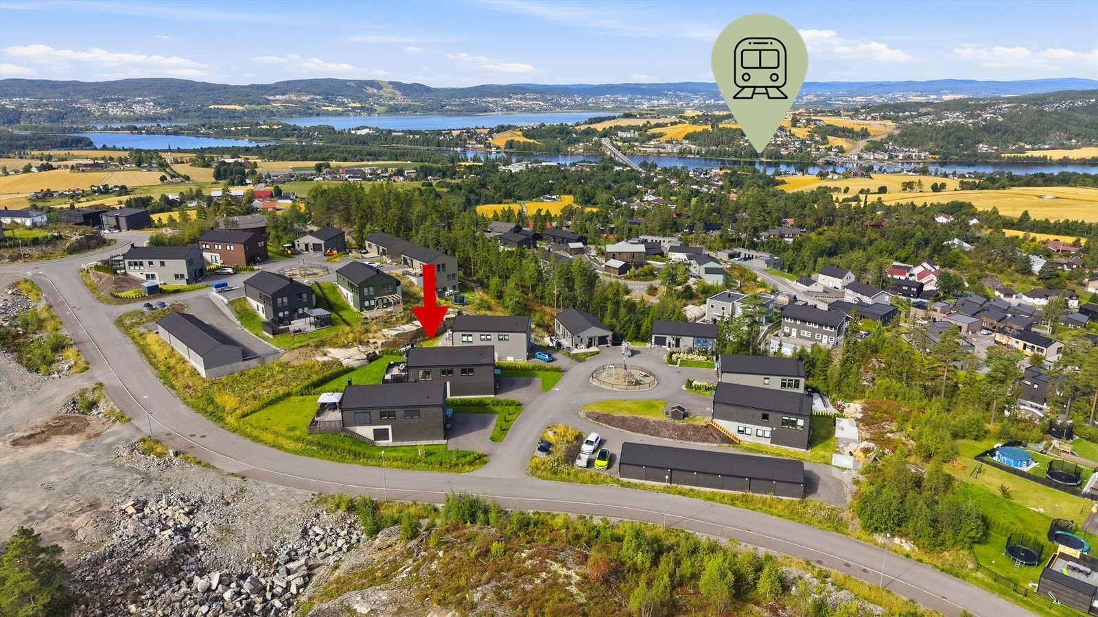 Med tog fra Fetsund stasjon tar reisen til Oslo S kun ca. 20 minutter. Galleribilde