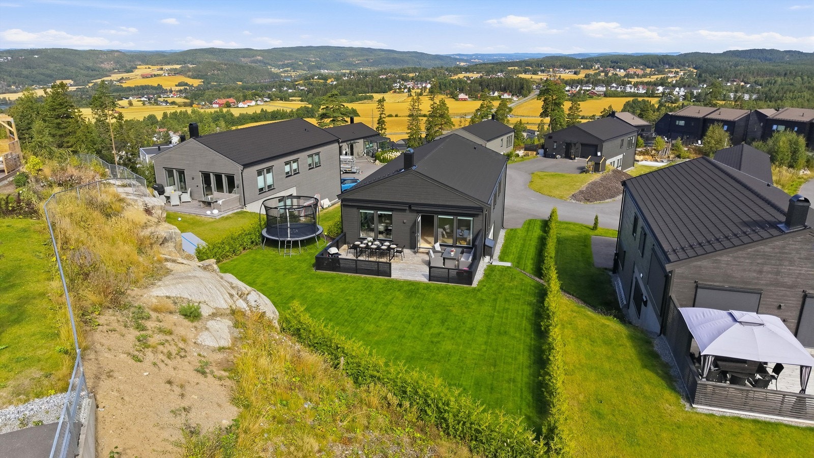 Høyt og fritt med flott utsikt over nærområdet. Galleribilde