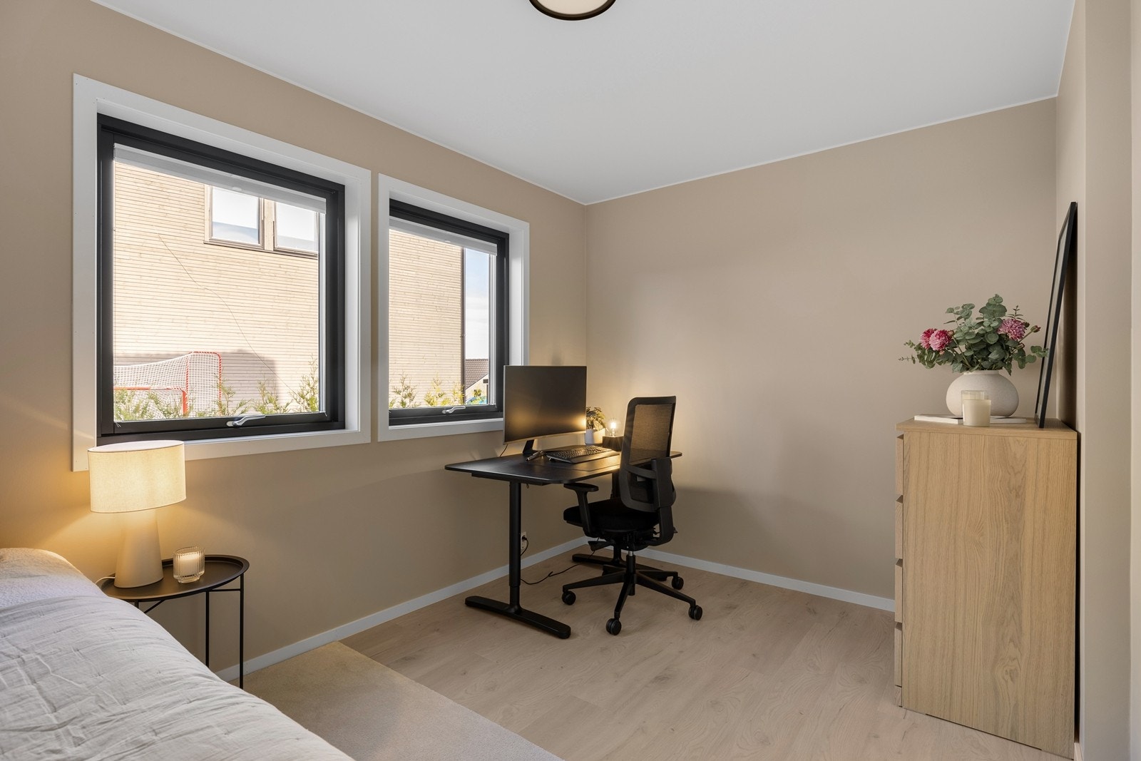 Rommet egner seg også godt som kontor eller gjesterom. Galleribilde