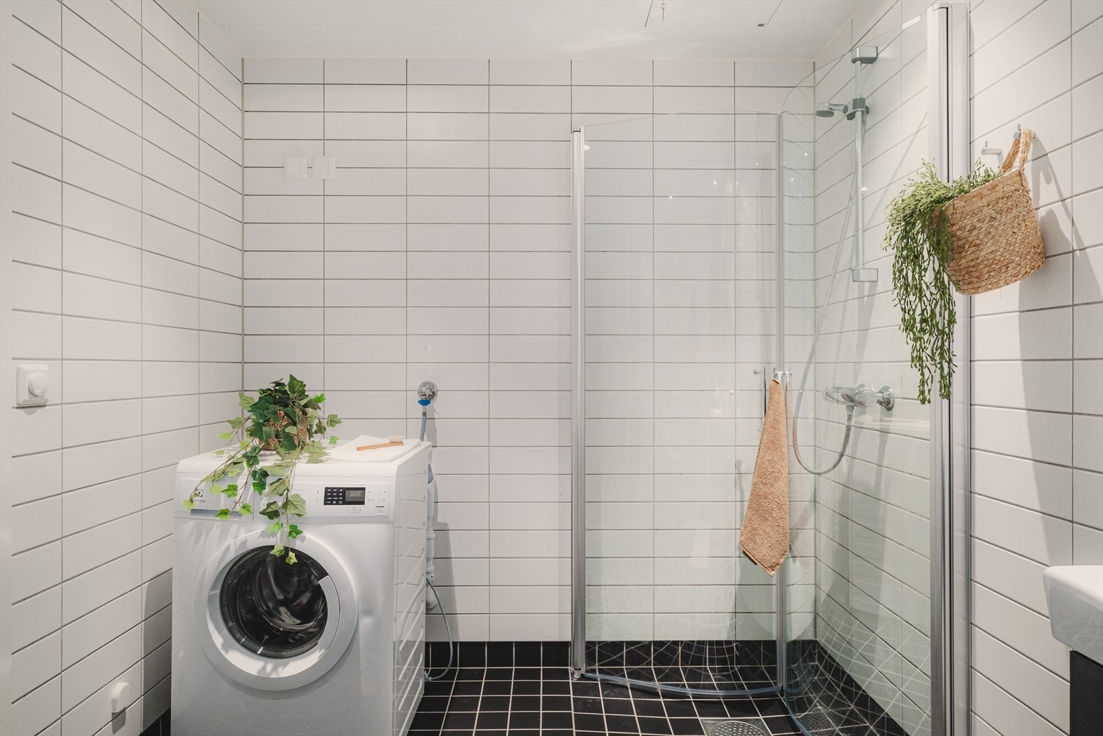 - Badet måler 6,2m² - Galleribilde