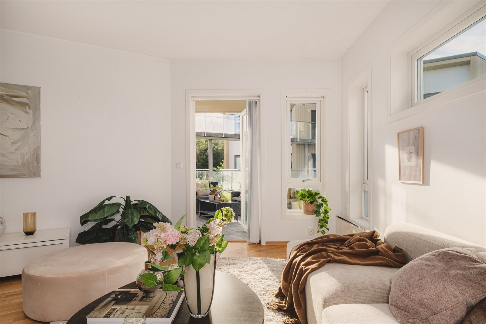 - Leiligheten har et totalt BRA-i på 74m² og inneholder entré/gang, bad, 2 soverom, stue/kjøkken og bod/teknisk rom - Galleribilde