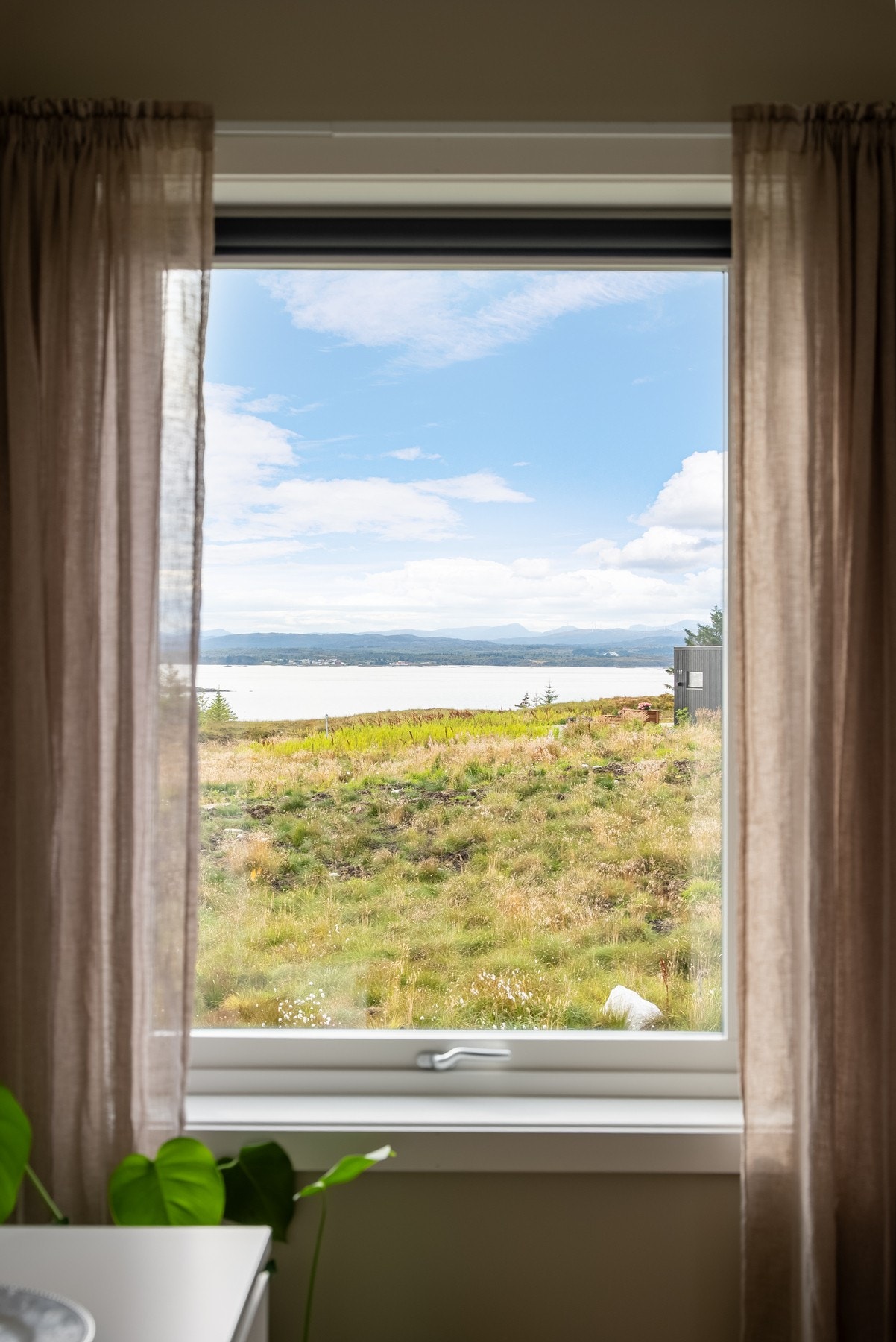 Her kan man våkne om morgenen å se utover det flotte havet! Galleribilde