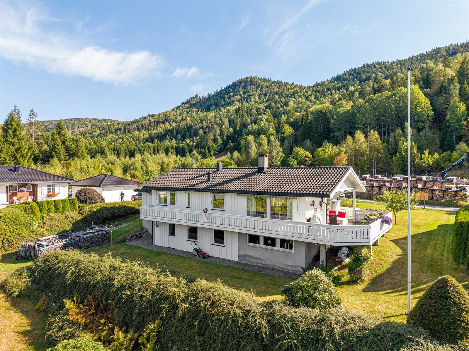 Eiendomsmegler 1 v/ Carina Myhre presenterer Luksefjellvegen 776. Foto: Inbovi Galleribilde