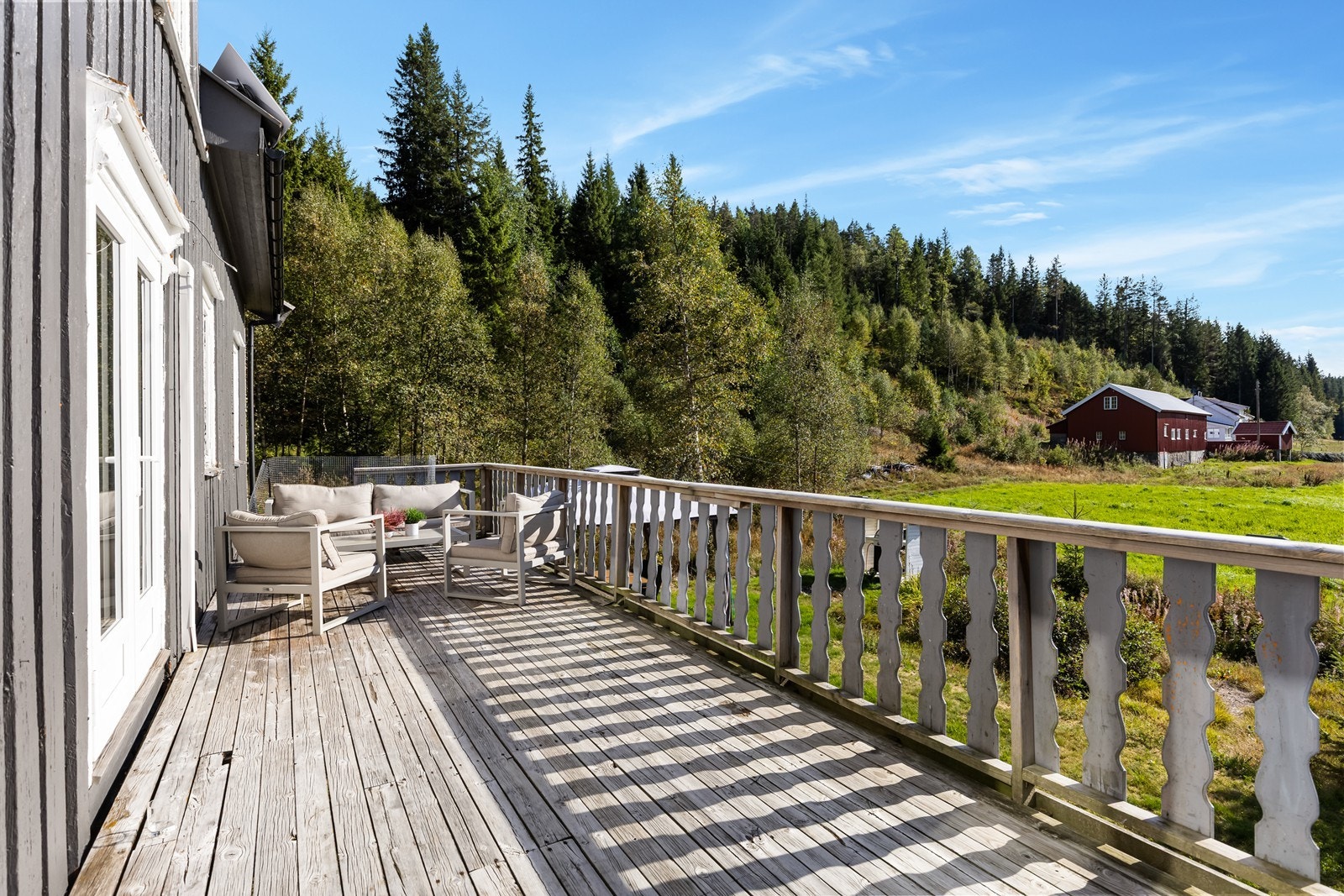 Fra stue er det utgang til terrasse Galleribilde