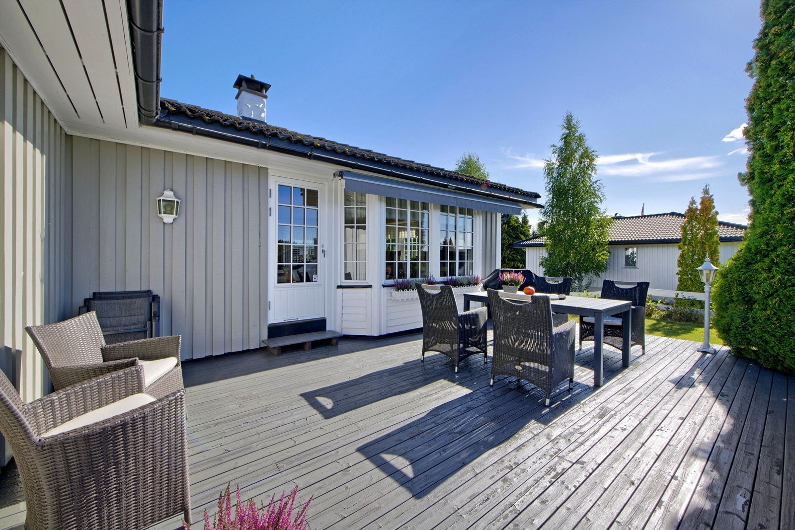 Uteplass med adkomst fra stue Galleribilde