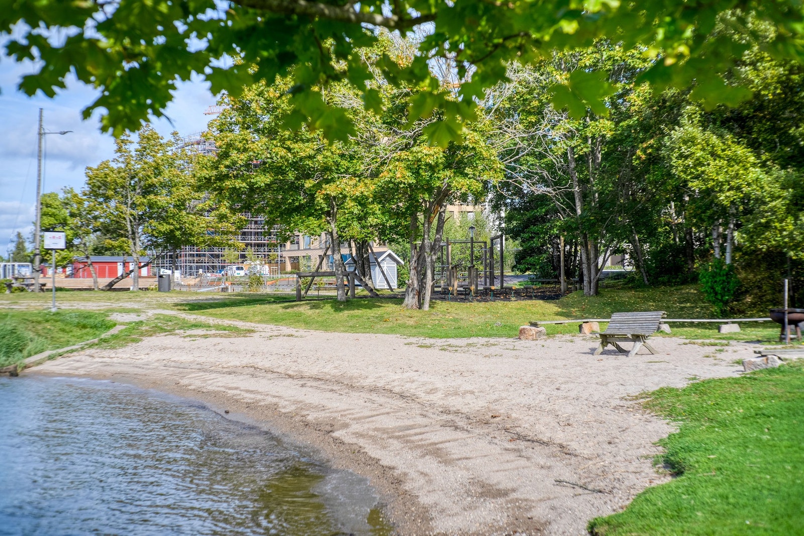 Liten strand rett ved Innseilingen Galleribilde