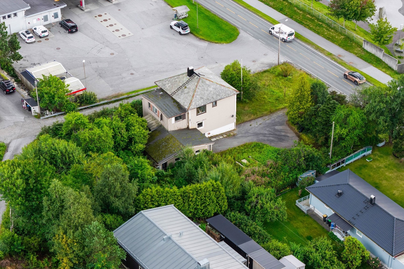 Eiendommen har en sørvendt beliggenhet Galleribilde