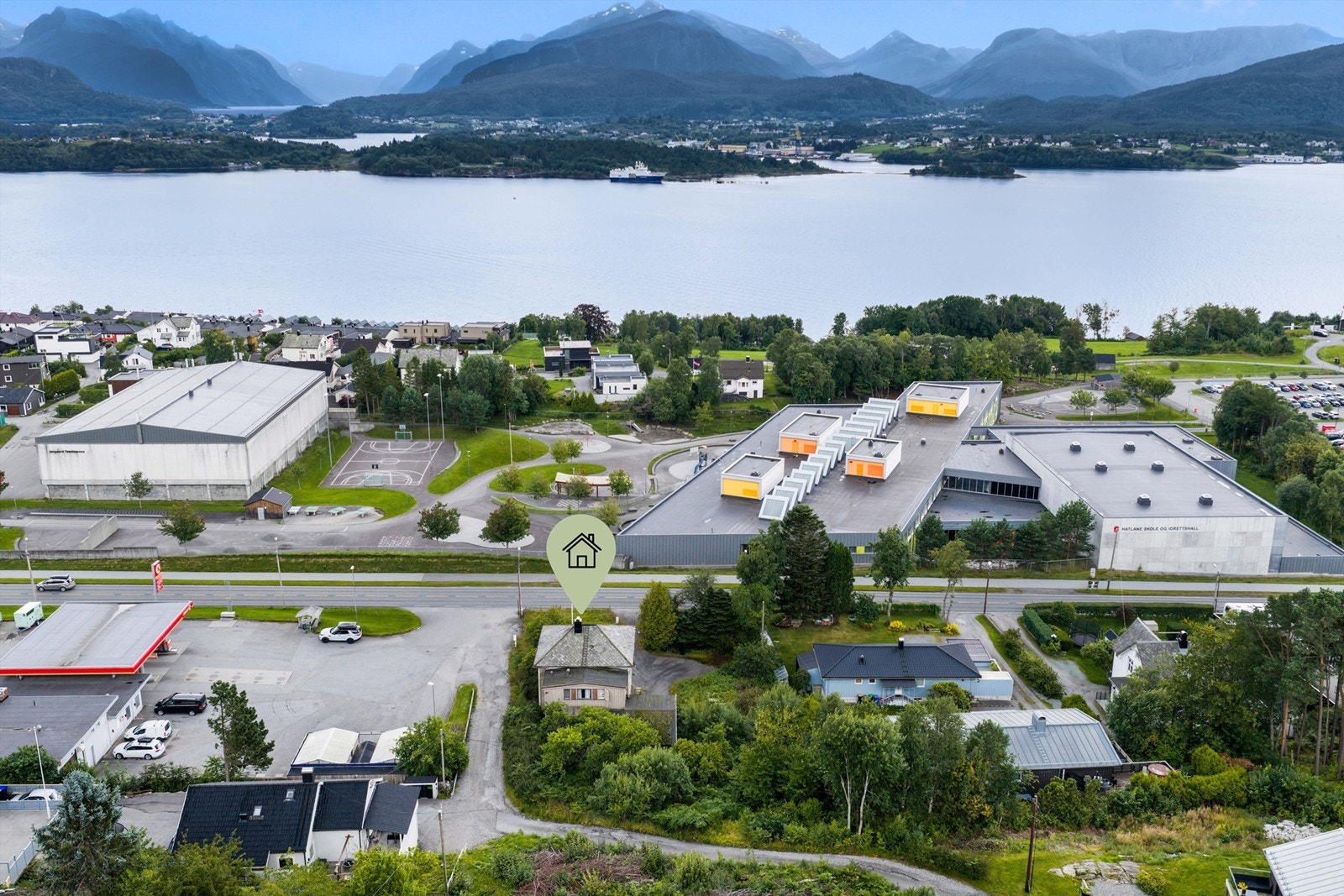 Dronebilde av eiendommen tatt fra nord mot sør
Foto: Geir Srisoi Galleribilde