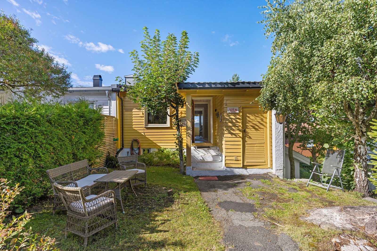 Ved inngangspartiet er det en praktisk tilgang til en utvendig bod på ca. 3 kvm Galleribilde