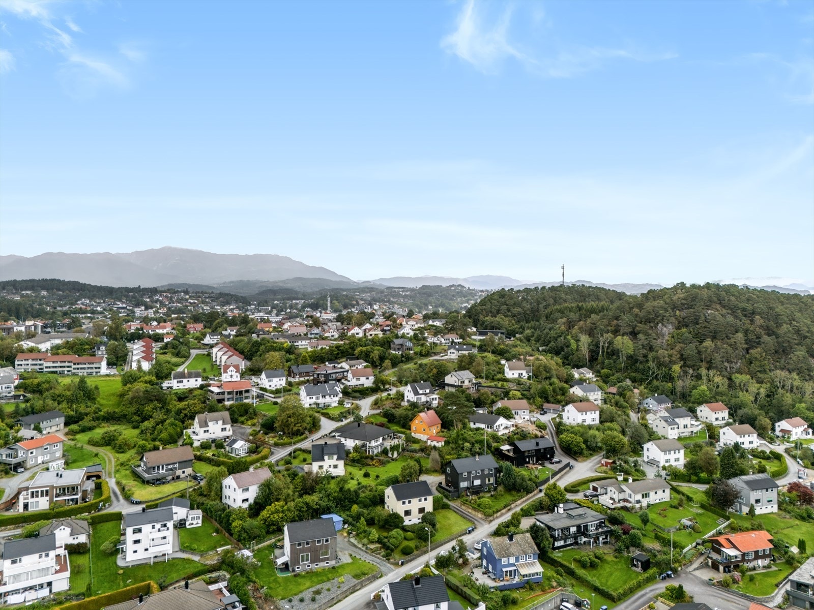 Nærområdet byr på flotte turmuligheter i skog og mark. Galleribilde