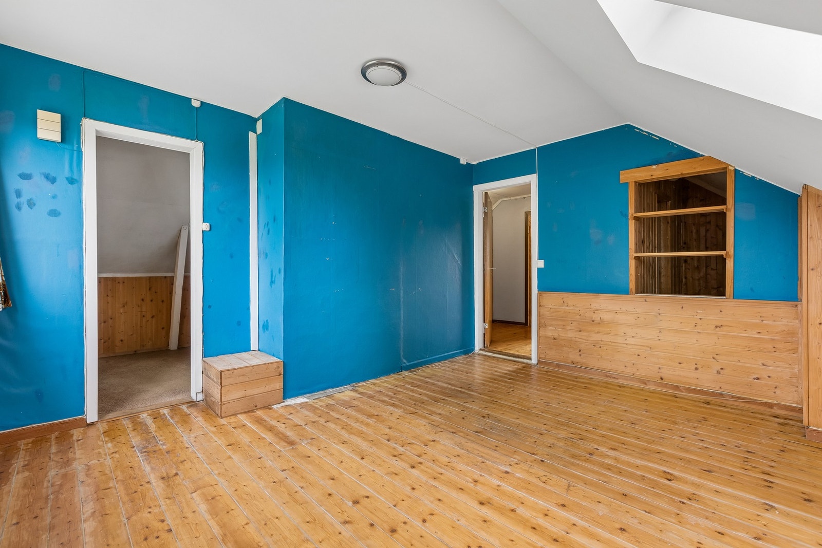 Boligen disponerer en loftstue i 2 etasjen. Galleribilde
