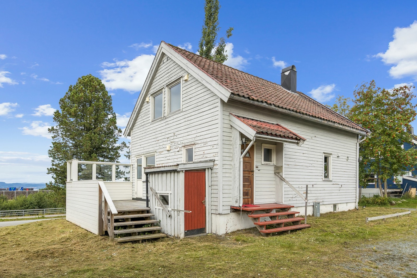Terrassen har levegg fra nyere tid Galleribilde