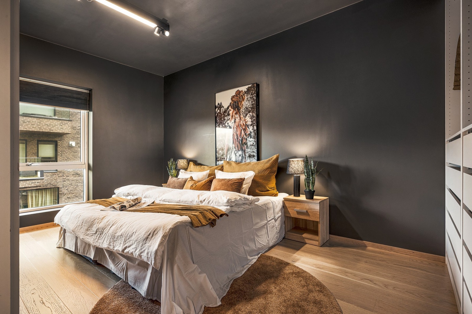 - Hovedsoverommet er svært romslig med sine ca. 14 m² - Galleribilde