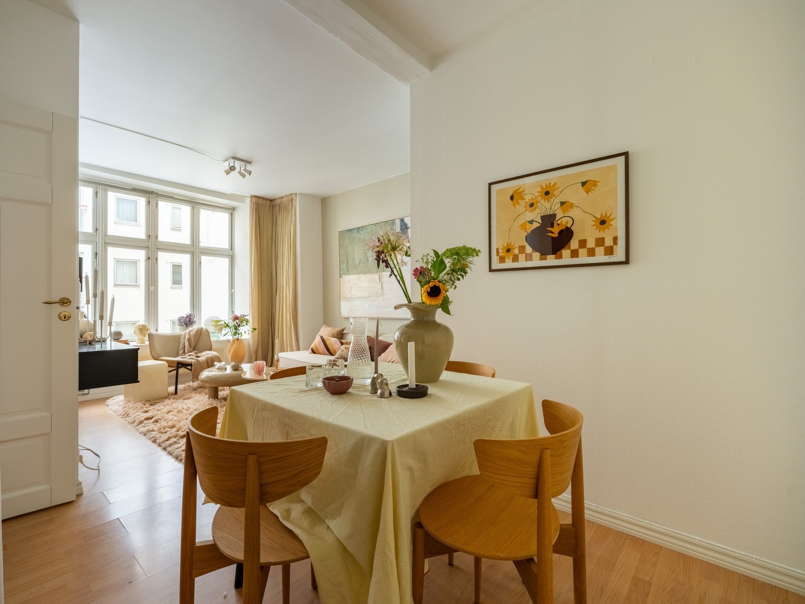 Her kan du fint invitere til hyggeligere middager sammen med venner og familie. Galleribilde