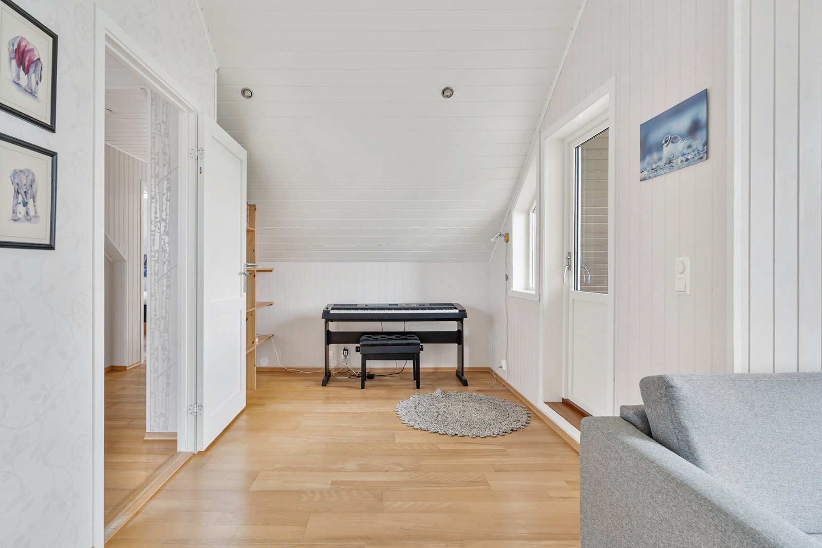 Fra loftstuen er det utgang til balkongen. Galleribilde