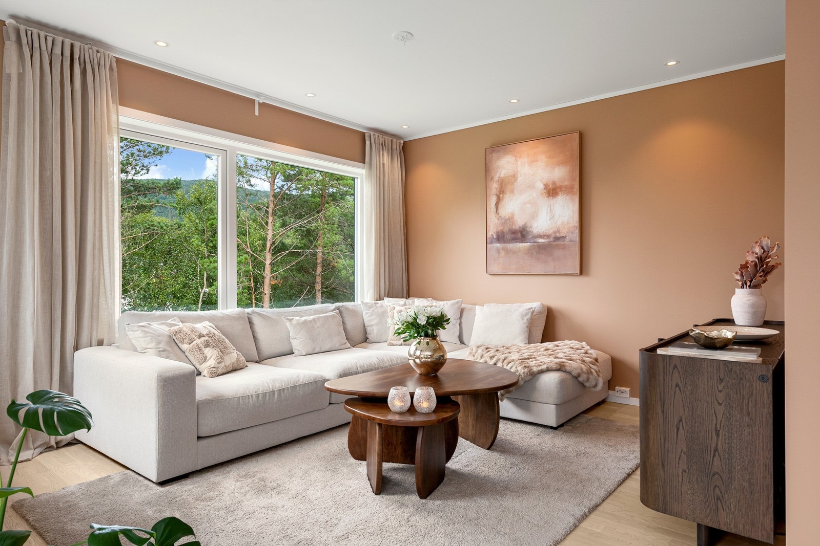 Romslig sofakrok med god plass for hele familien. Galleribilde