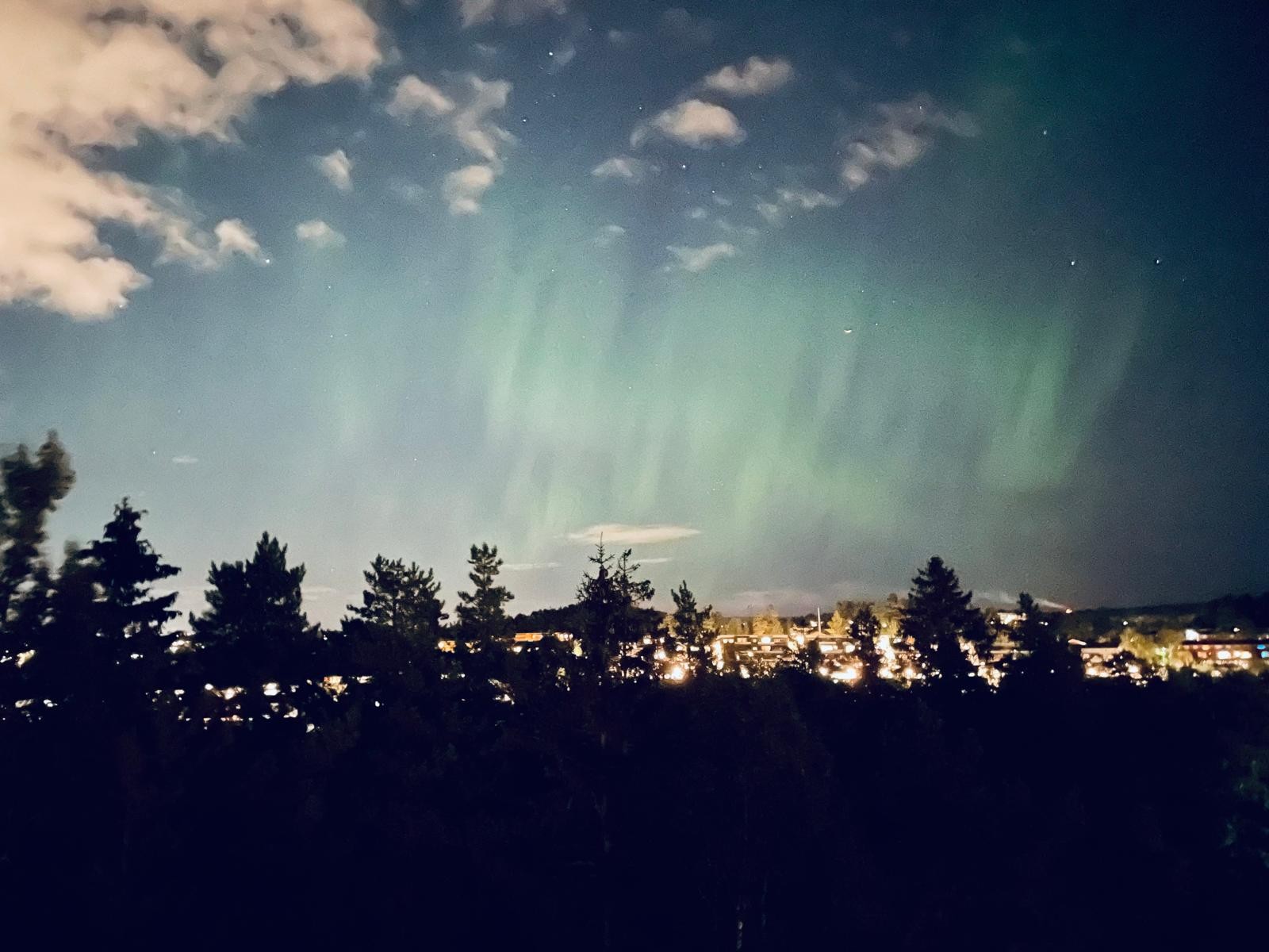 Nordlys fra terrasse kjøkkenside Galleribilde
