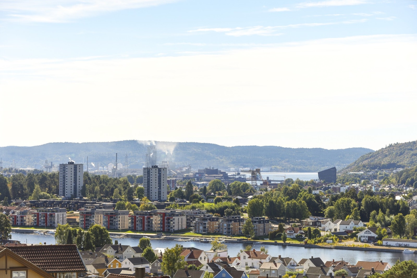 Her ser du både til Porsgrunn... Galleribilde