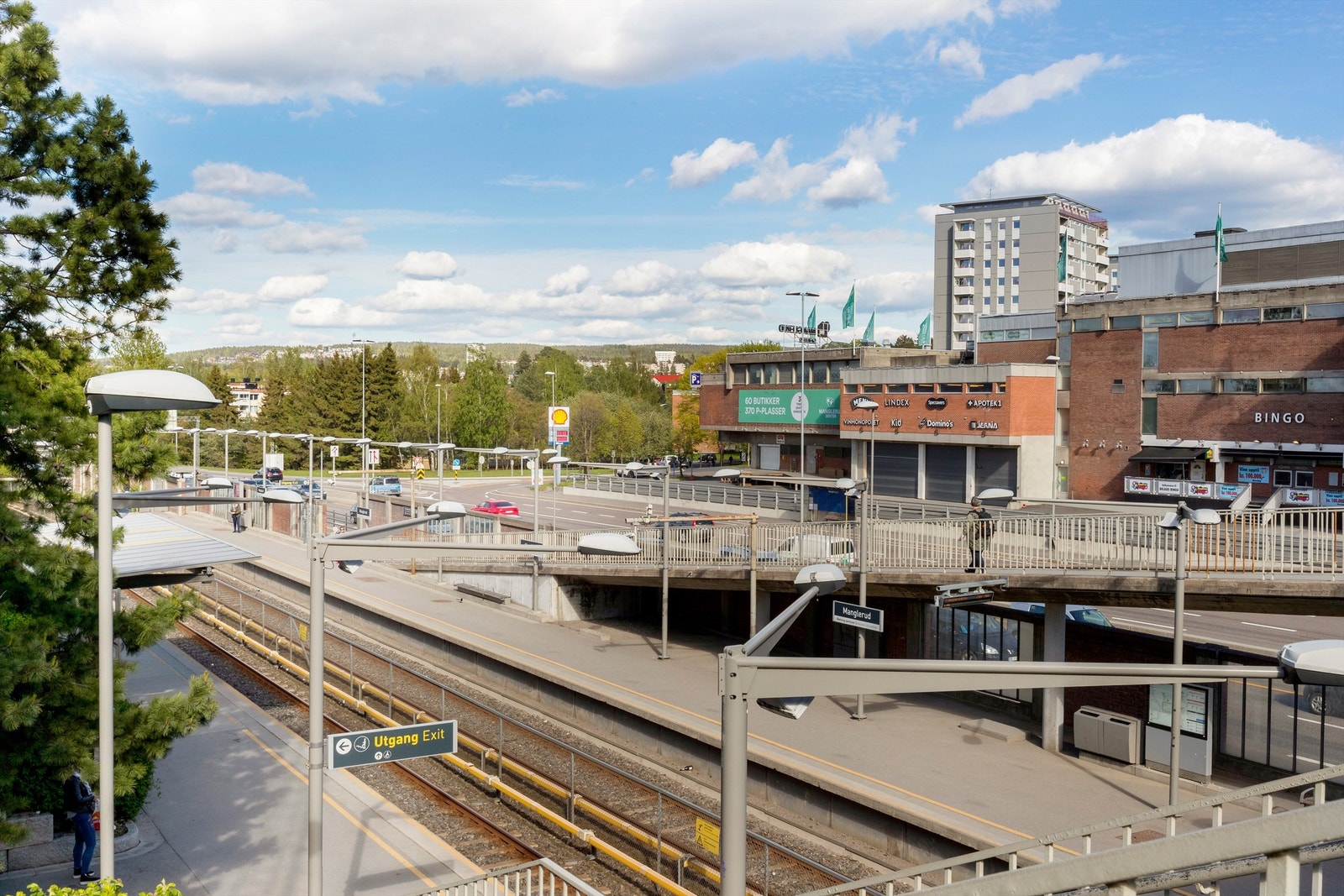 Manglerud T-banestasjon gir hyppige avganger og enkel adkomst til Oslo sentrum. Galleribilde