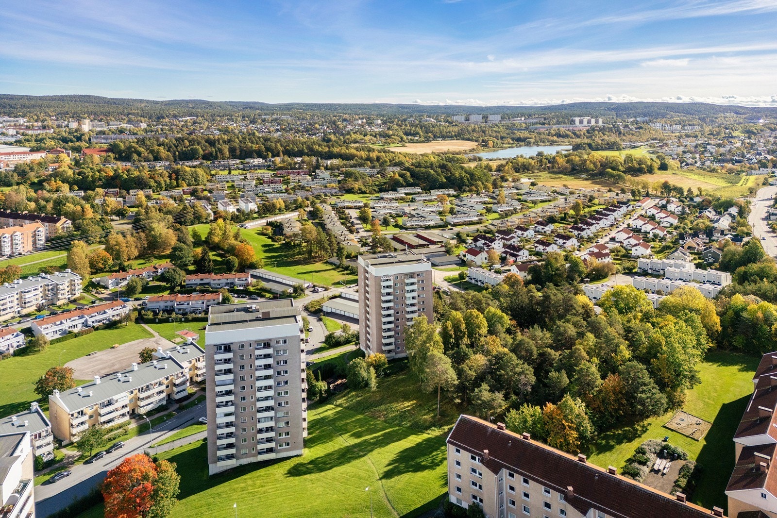 Det er kort vei til Østensjøvannet, med flotte turmuligheter og rekreasjonsområder. Galleribilde