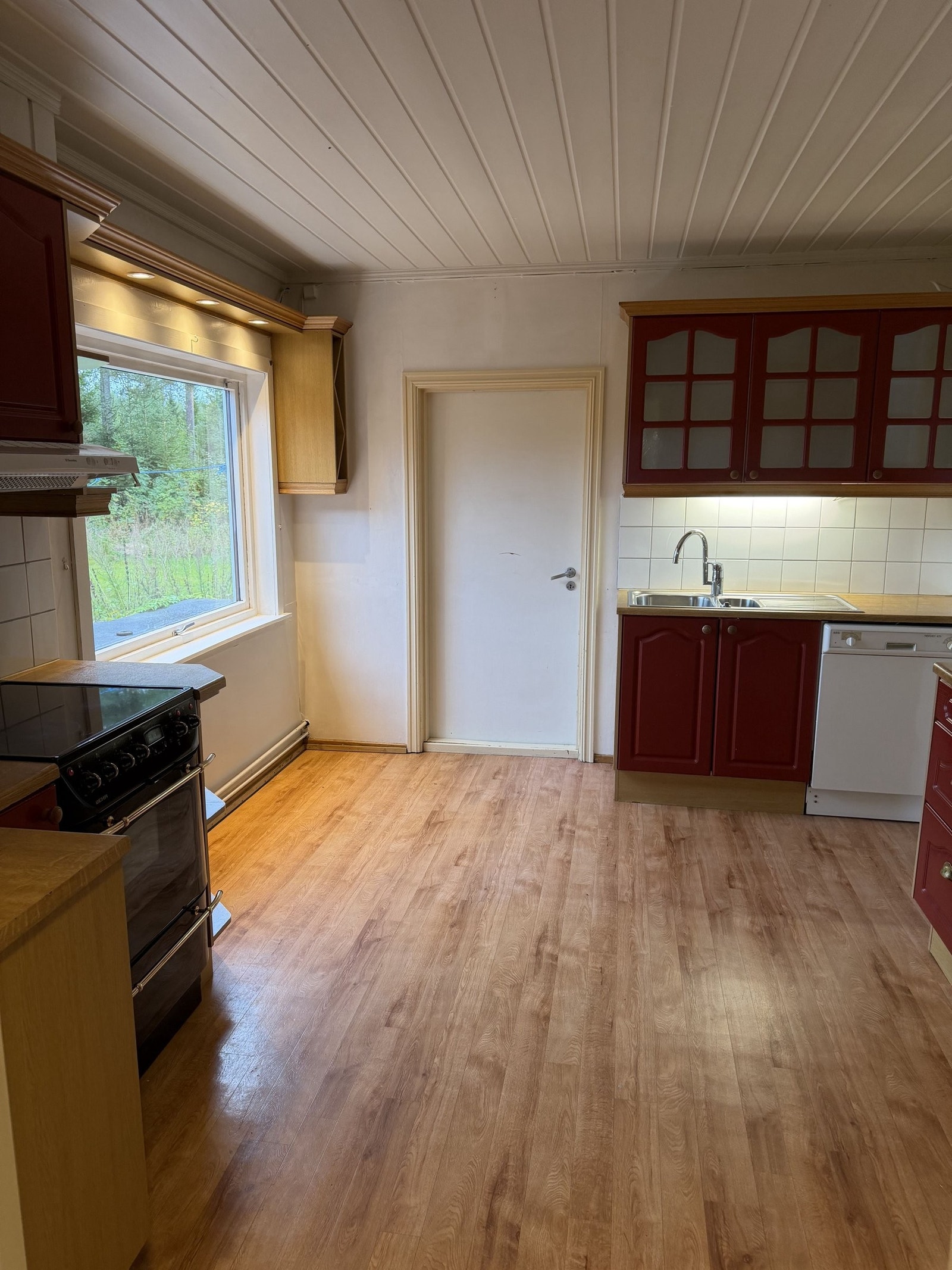 Kjøkken, før boligstyling. Galleribilde
