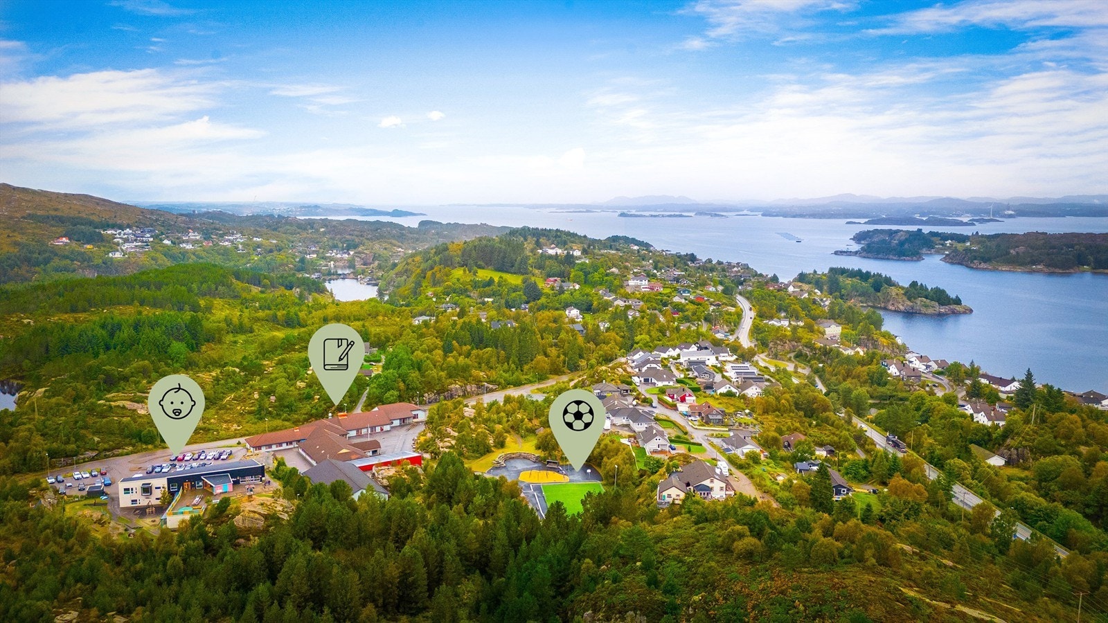 Knappskog skule og barnehage ligger i gangavstand fra eiendommen. Galleribilde