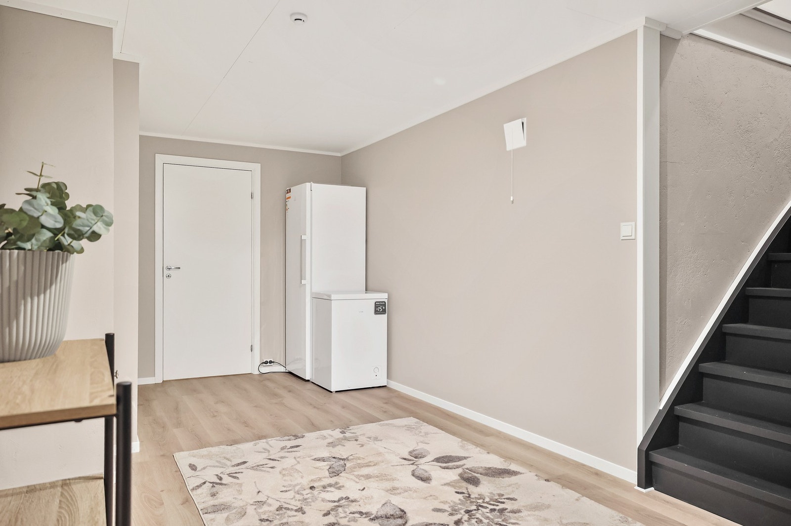 God plass i gangen i underetasjen. Galleribilde