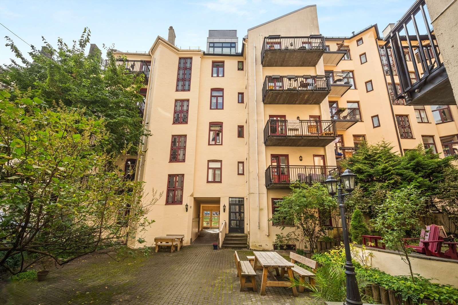 Flott, klassisk bygård fra slutten av 1800-tallet. Galleribilde