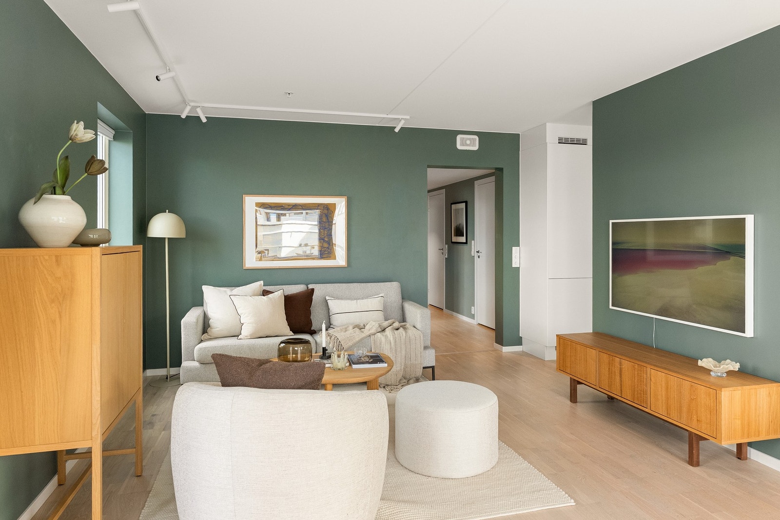 Leiligheten har balansert ventilasjon og vannbåren varme for et optimalt innemiljø. Galleribilde