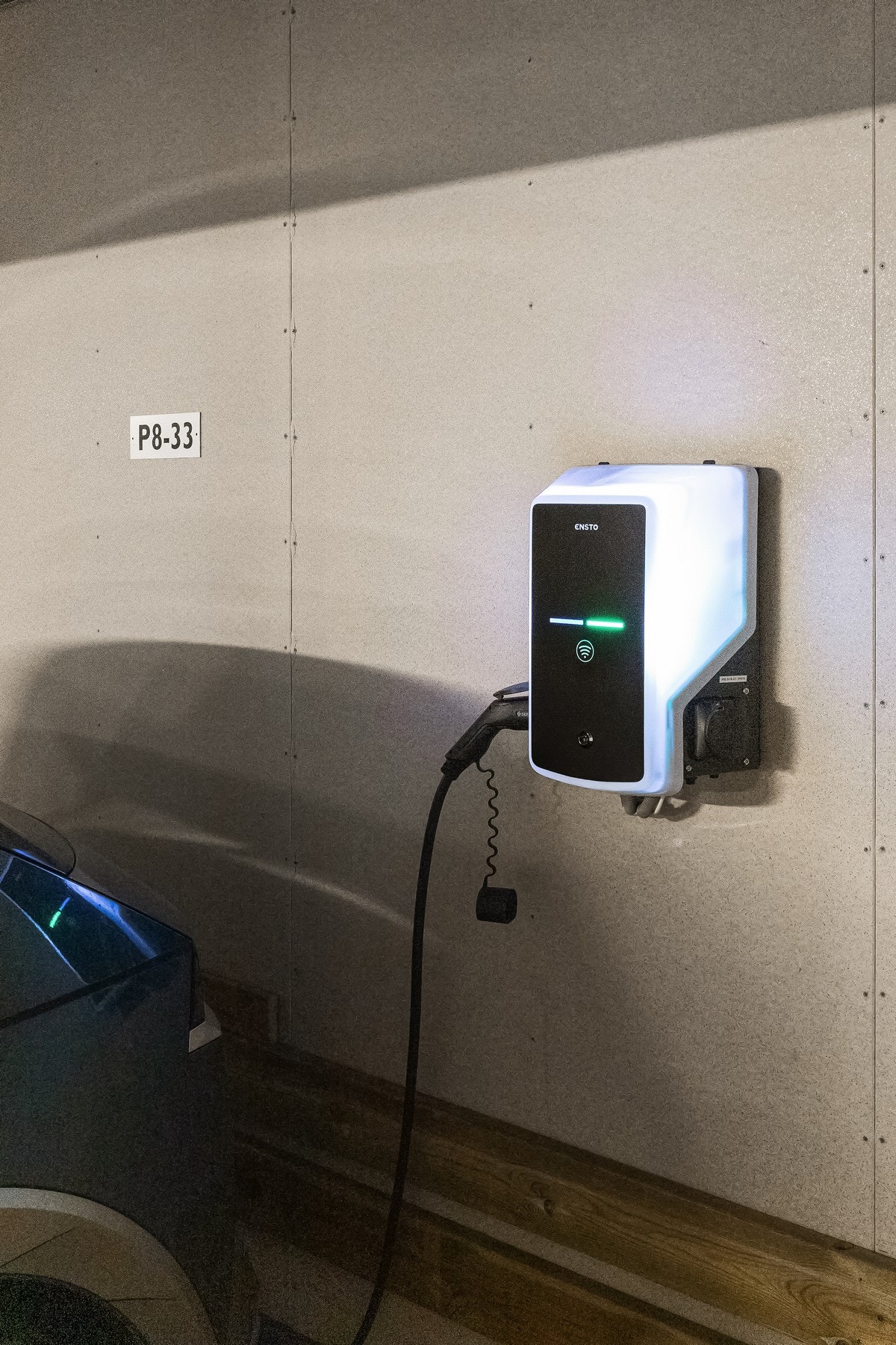 Plass markert nr. P8-33 med enkel heisadkomst rett opp/ned, noe som sørger for en tørrskodd adkomst. Galleribilde