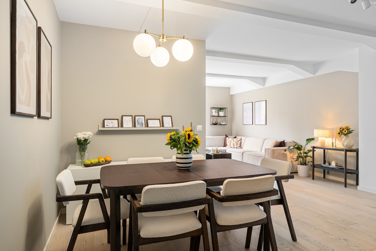 Her kan du samle familie og gode venner til hyggelig middagsselskaper. Galleribilde