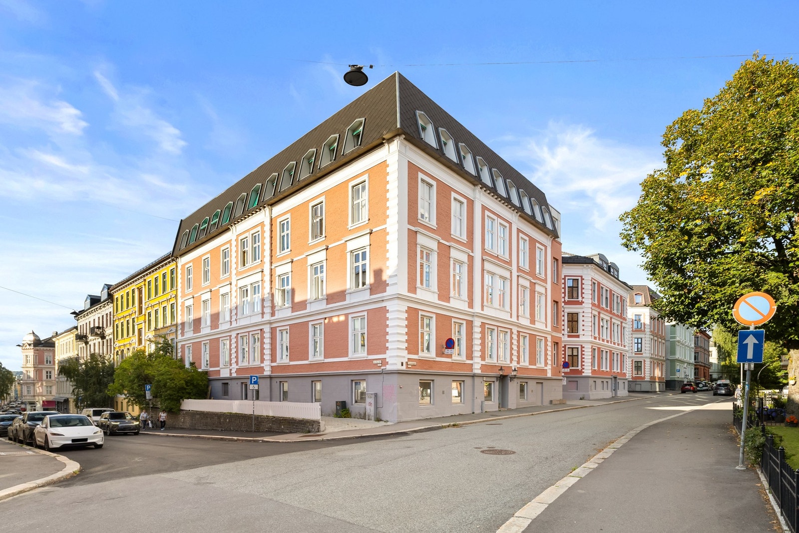 Leiligheten har en attraktiv og svært sentral beliggenhet på Majorstuen. Galleribilde