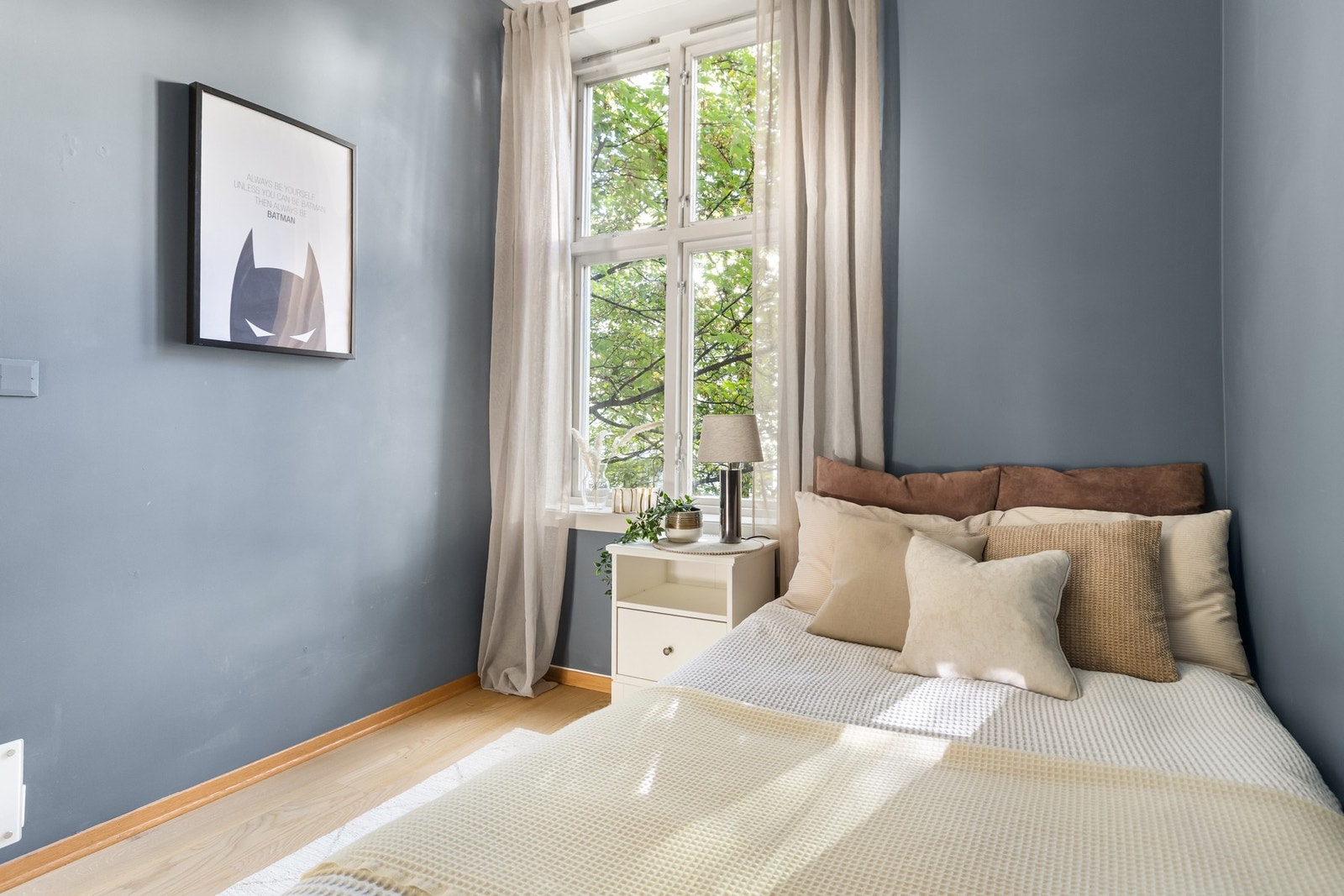 Soverommet er lyst og ligger skjermet mot rolig bakgård. Galleribilde