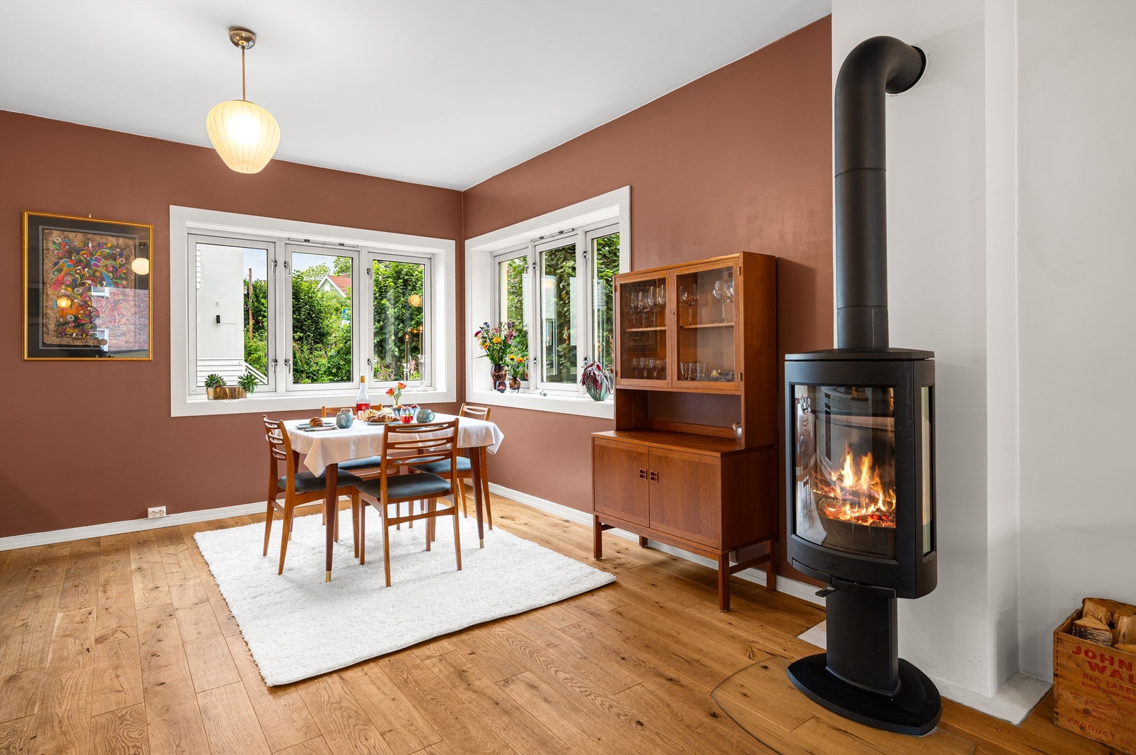 Moderne peis som kommer godt med på kalde høst/vinter dager. Galleribilde