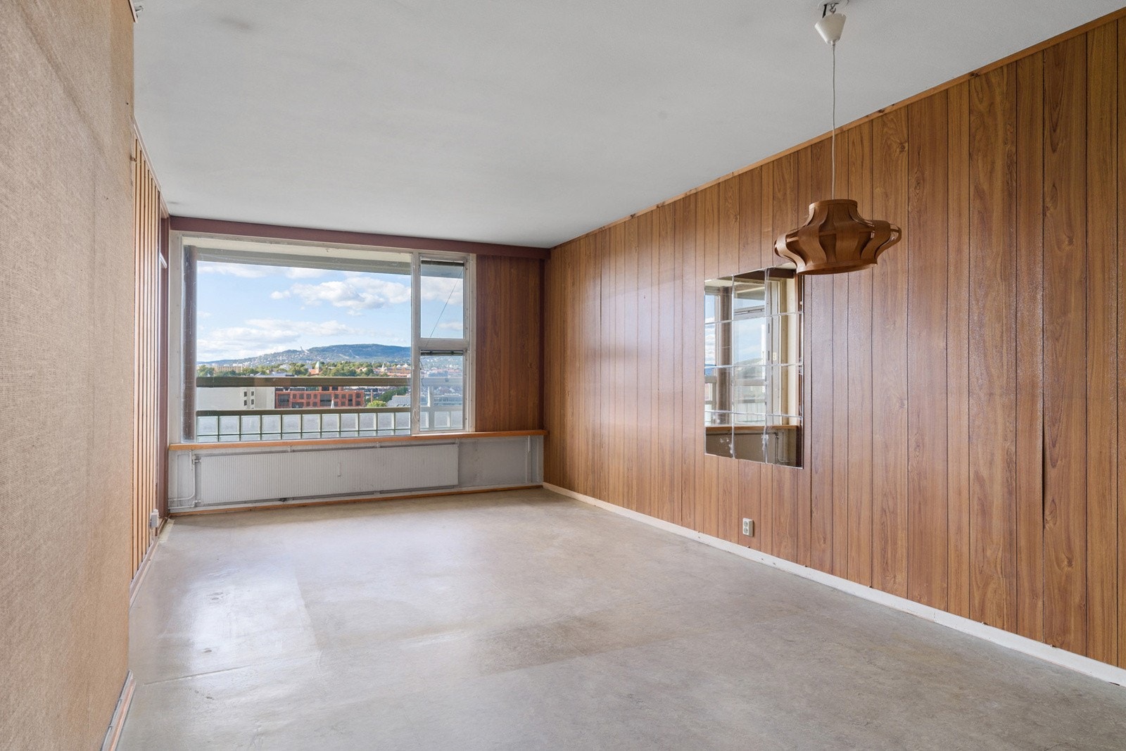 Stue med god plass til sofagruppe og spisebord Galleribilde