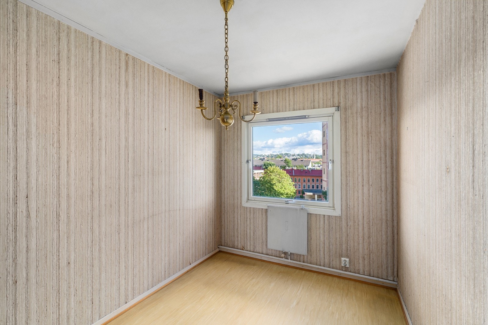 Soverom 2 av god størrelse, kan også brukes som kontor Galleribilde
