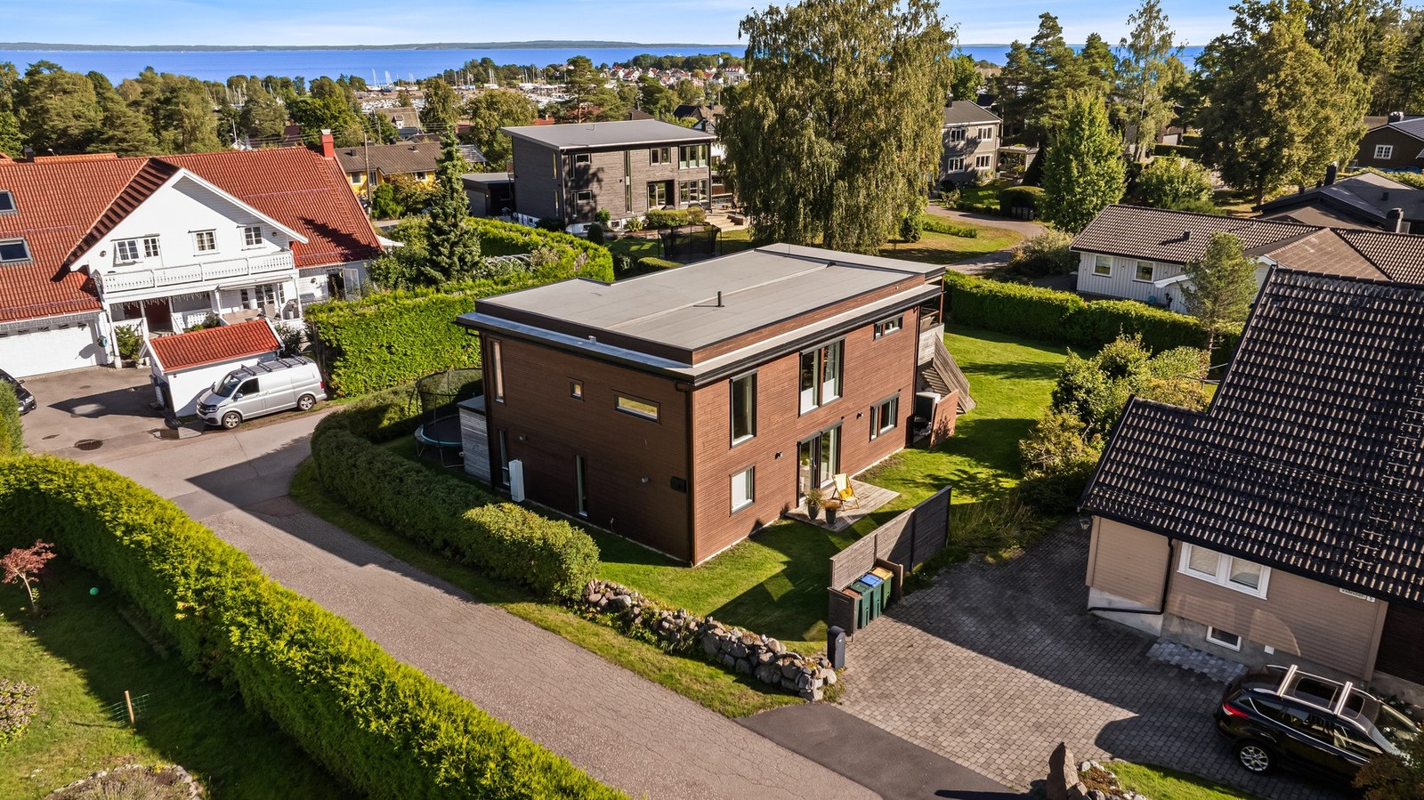 Moderne bolig fra 2016 med gjennomgående god standard. Galleribilde