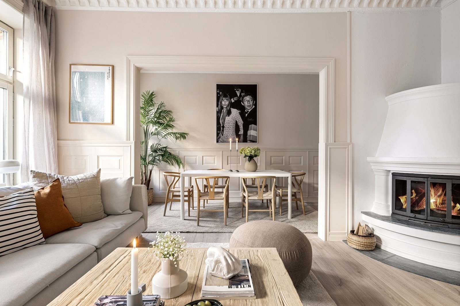 Flott, murt hjørnepeis i stuen. Galleribilde