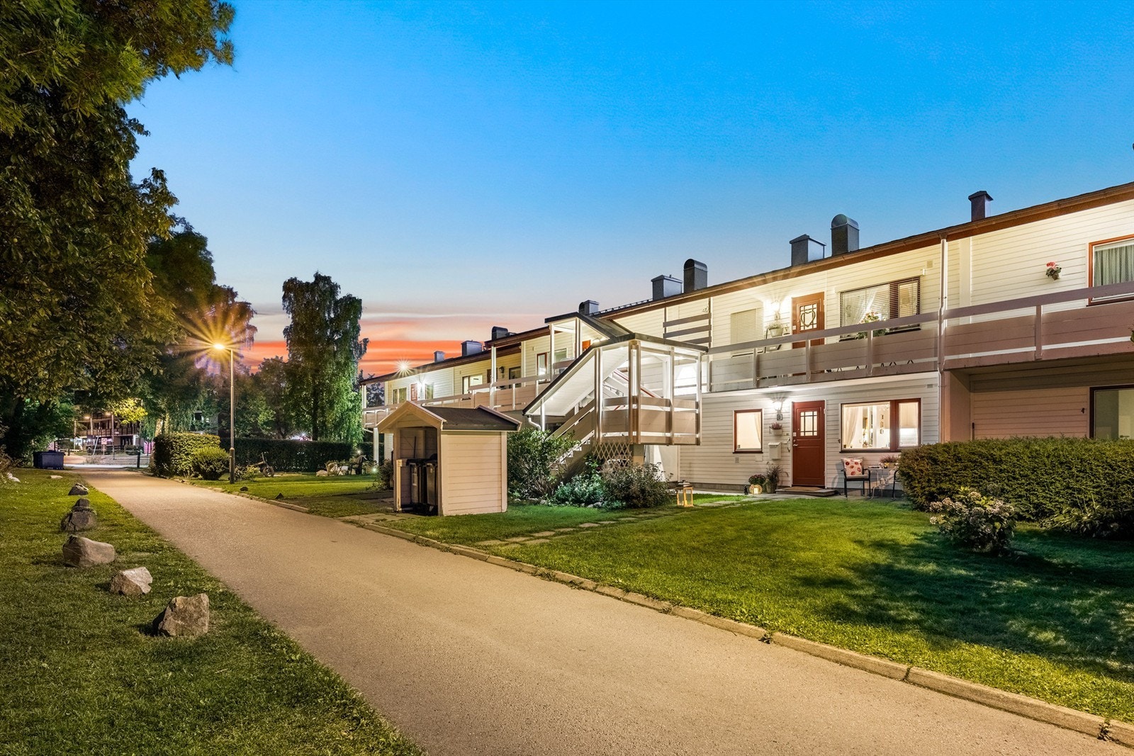 Trygge internveier og kort vei til Spar Kastellet og trikkestopp på Kastellet. Galleribilde