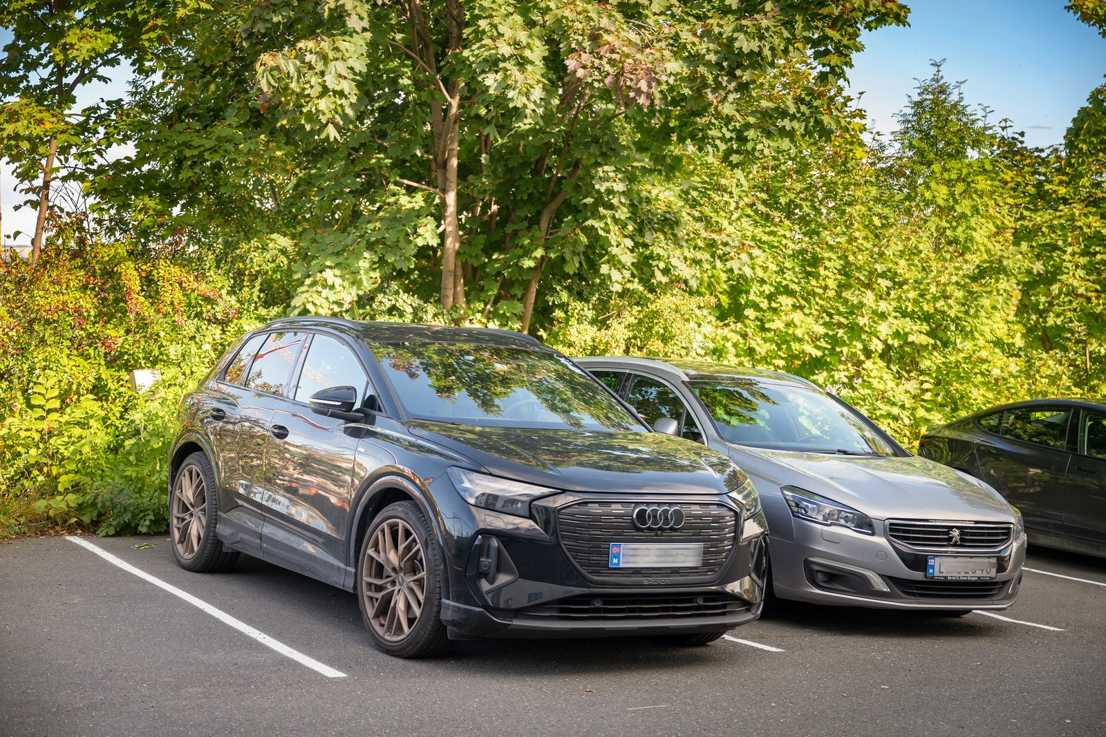 Leiligheten disponerer en fast parkeringsplass. Galleribilde