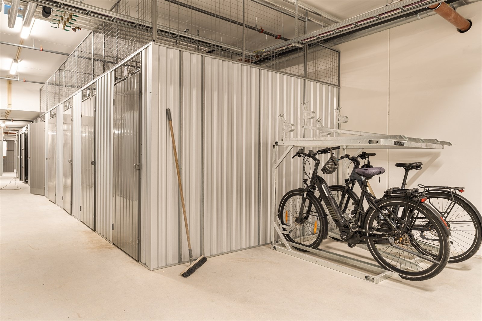Ca. 2,5 kvm sportsbod følger med leiligheten. Galleribilde
