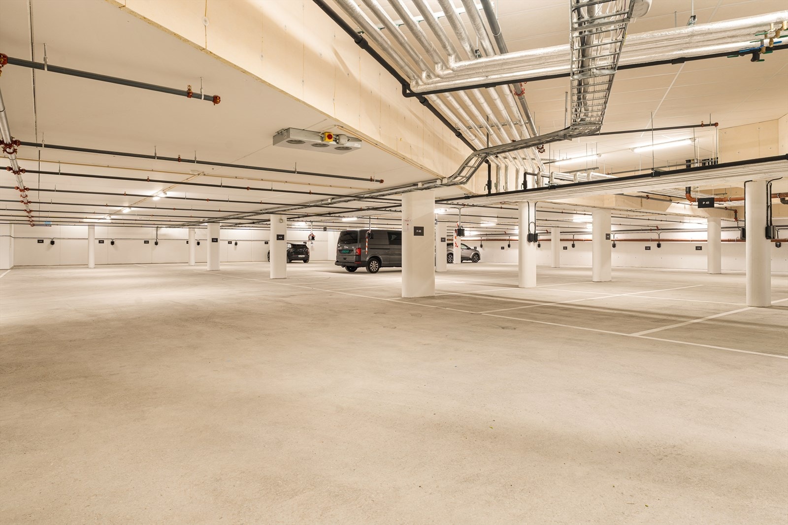 Under blokken er det garasjeanlegg. Galleribilde