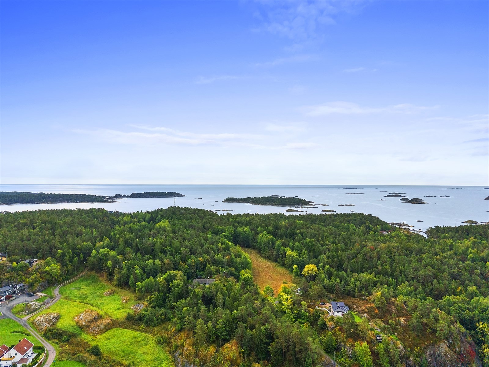 På godværsdager er det heller ikke langt til Kragerøskjærgården med Jomfruland som den mest kjente øya Galleribilde