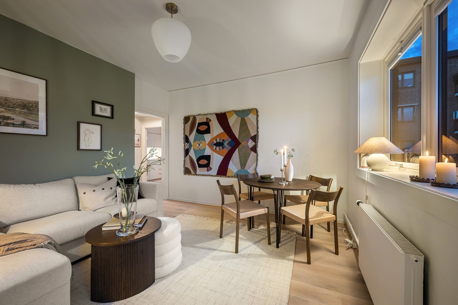 Stuen har god møbleringsfrihet. Galleribilde