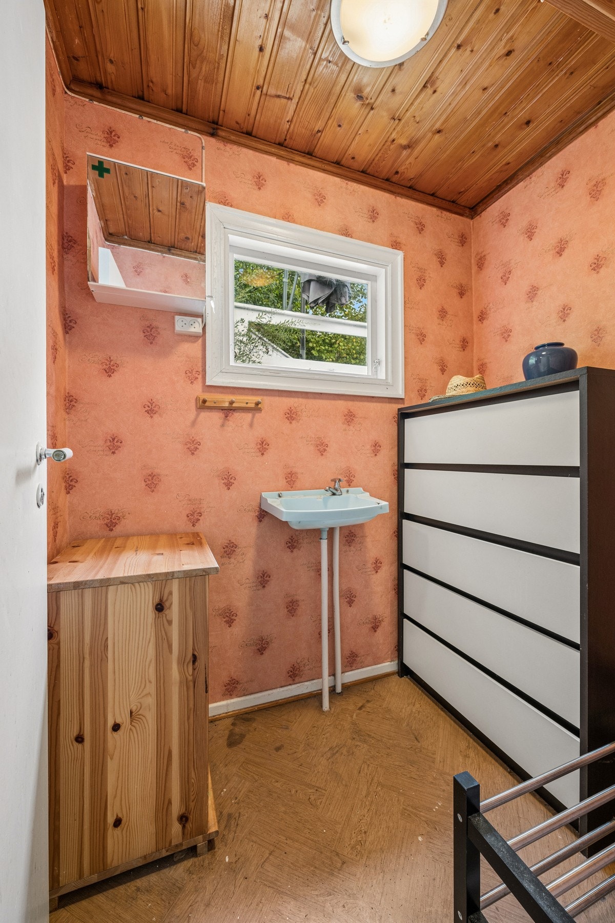 Bod med vask. Galleribilde