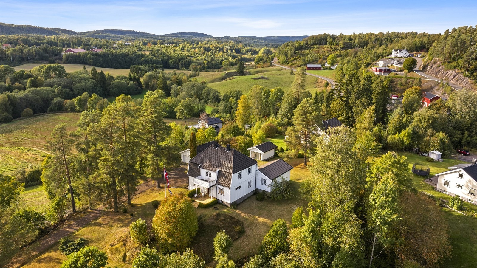 Her får du et idyllisk landskap hvor drakten på naturen rundt skifter etter årstidene og du sitter på første rekke! Galleribilde