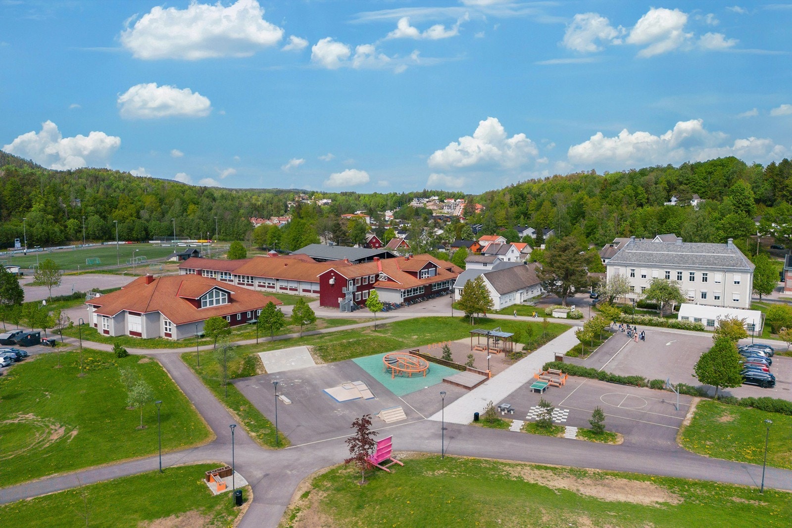 Andebu skole og idrettsplass Galleribilde