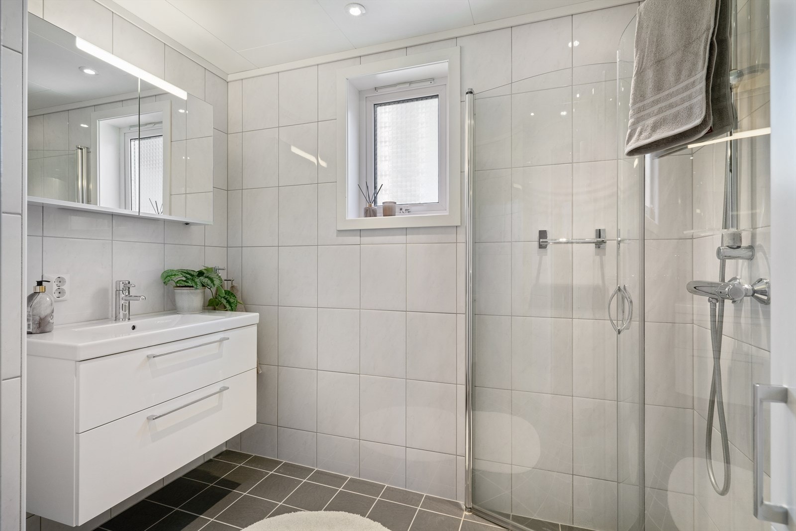 - Badet måler 3,4 m² og var nytt i 2014 - Galleribilde