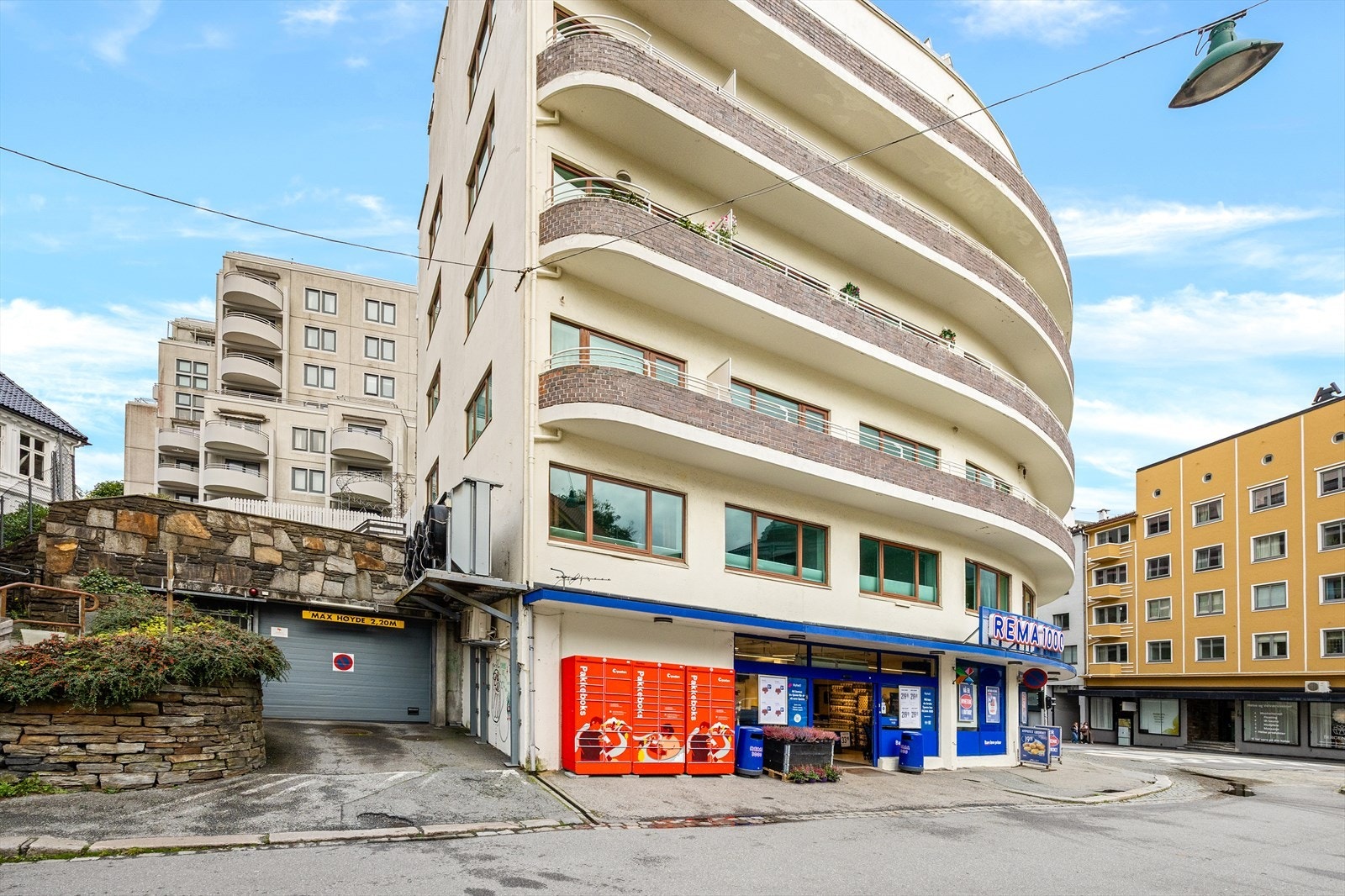 Dagligvarehandelen blir enkel med Rema 1000 i nabobygget. Galleribilde